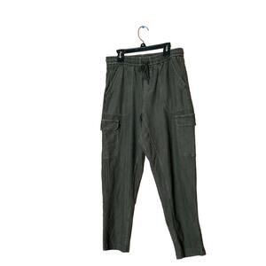 Athleta Farallon Cargo Crop Pants. Cypress color. EUC. Worn once. Size 6